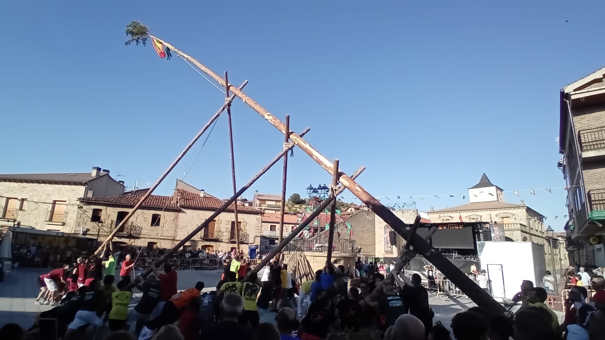 Conciertos, Orquestas, Charangas y Pinagada del Mayo